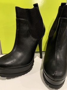 black platform sole boots