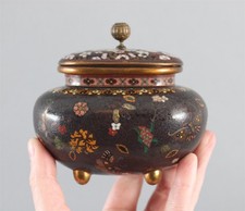 Small Antique 19thC Qing Japanese Cloisonne Enamel Floral Butterfly Covered Box