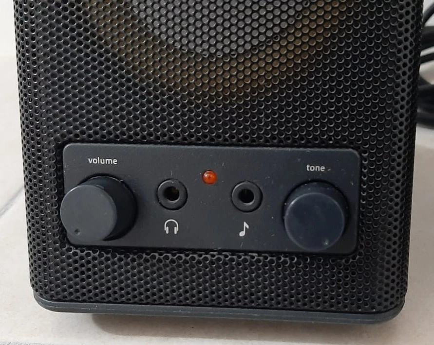 Logitech X-140 (S-0264B) - PC Desktop Speaker 2.0 / Jack Audio 3,5mm - Immagine 2 di 4