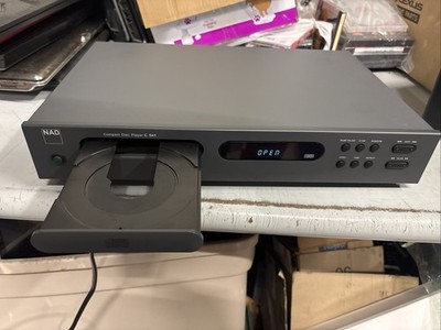 NAD C 541i Hi-Fi Compact Disc Player Powers On EXC Condition