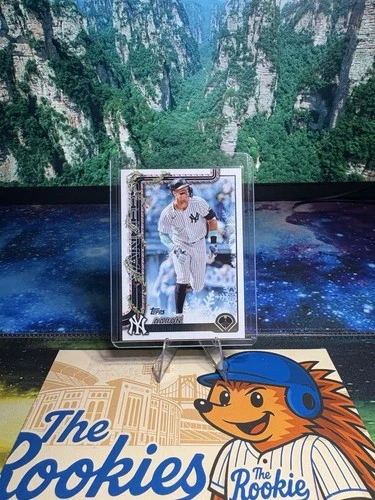 2025 Topps Holiday #H161 Aaron Judge Card New York Yankees