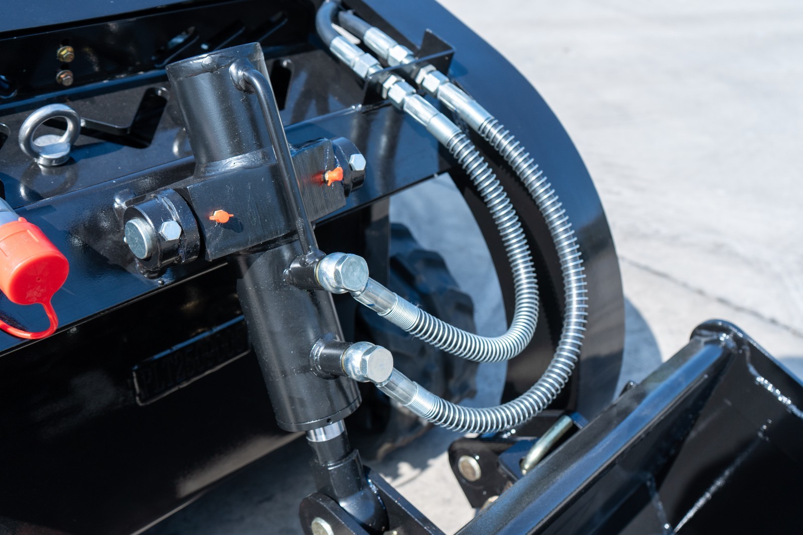 3040lbs TYPHON STOMP X1300 25HP Kubota D1105 EPA Diesel Mini Skid Steer Loader