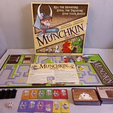 Munchkin Deluxe Board Card Dungeon Game Steve Jackson Games 1483 2018 Edition
