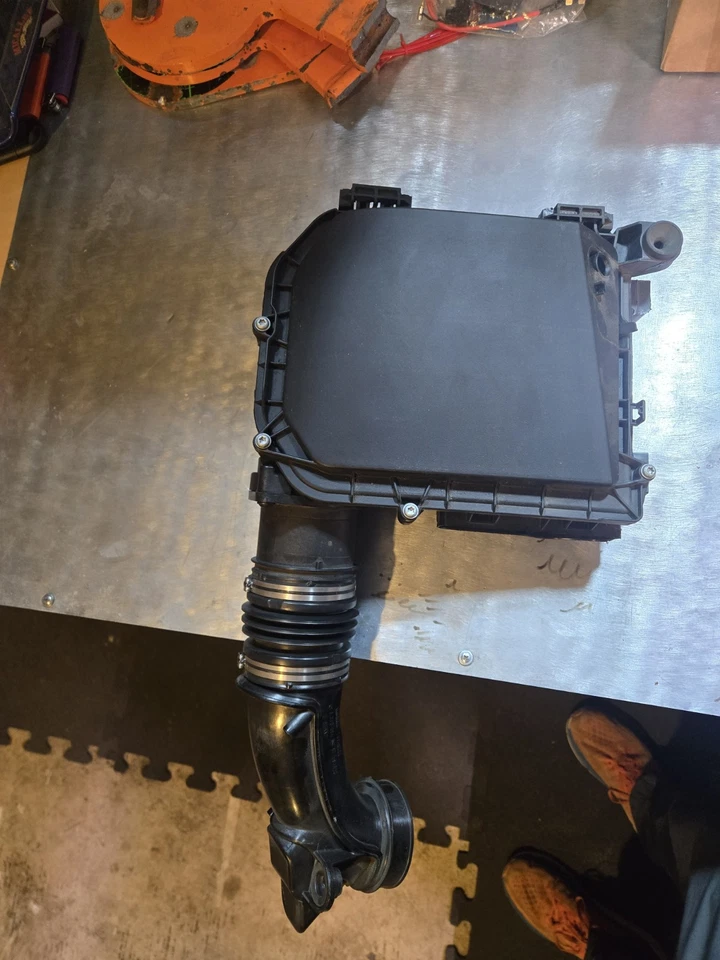 Mercedes-Benz C43 AMG 2018 caja de admisión de aire lado izquierdo del conductor LH 2760903701 17-20 Foto 2 de 4