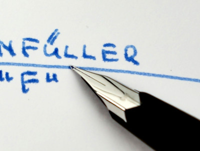 Montblanc 220 Classic-Patronen-Füllhalter, mattschwarz, 14ct. Feder ''F''.   (F31)