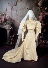 1970s 3pc Victorian Inspired Wedding Dress Set w/Veil Trailing Train sz 0/2