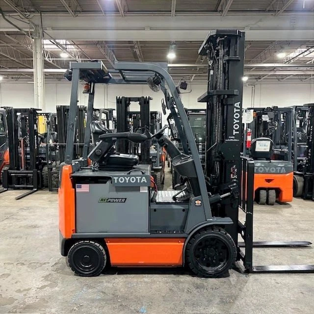 トヨタフォークリフト. 2ND HAND FORKLIFT Large IC Pneumatic Forklift
