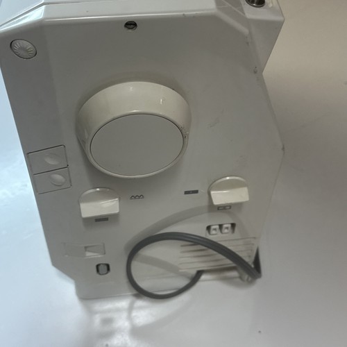 BERNINA 1630 SEWING MACHINE Only Ships Free - Picture 5 of 7