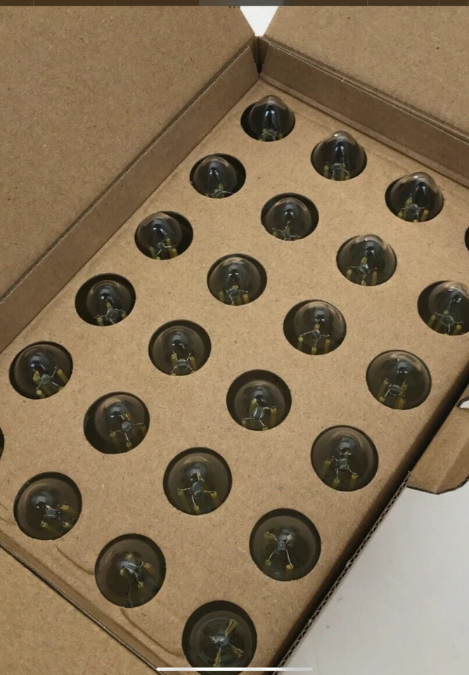 Box of 24 GE 60-Watt Clear B10C Daylight Blunt Tip LEDs w/ Candelabra base - Image 4 of 4