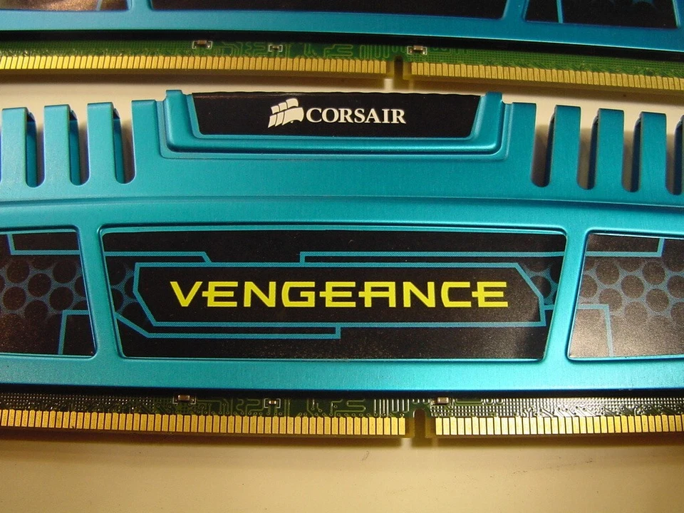 COMPUTER MEMORY - CORSAIR VENGEANCE 16GB (4x4GB) CMZ16GX3M4A1600C9B 1600Mhz - Image 2 of 4