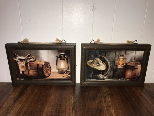 Western Quadri Cornice Stivali Sella Barile Cappello Cowboy Corda Lanterne Illuminate COPPIA