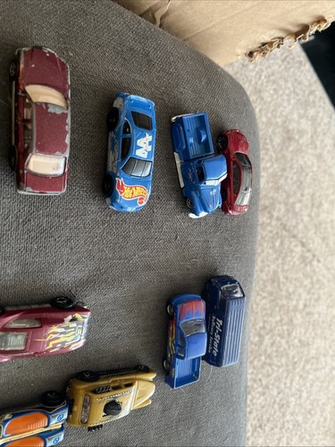 Konvolut 56 Fahrzeuge Vintage und Modern - Hotwheels, Matchbox lose - Bild 14 von 16