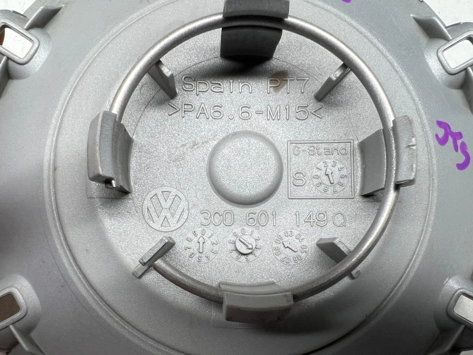 (1) TAMPA CENTRAL DE UMA RODA 07-11 VOLKSWAGEN EOS 16" 6 DBL RAIO OEM 3C0 601 149 Q - Imagem 4 de 4