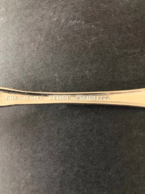 4 pc Oneidacraft Deluxe CHATEAU 1 Dinner Fork and 3 Teaspoons - Image 4 of 4