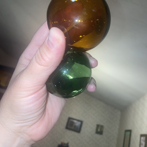 2 OLD ART GLASS HAND BLOWN ORBS HOLLOW SPHERES~2in VINTAGE BALLS ~ Green Amber - Bild 6 von 6