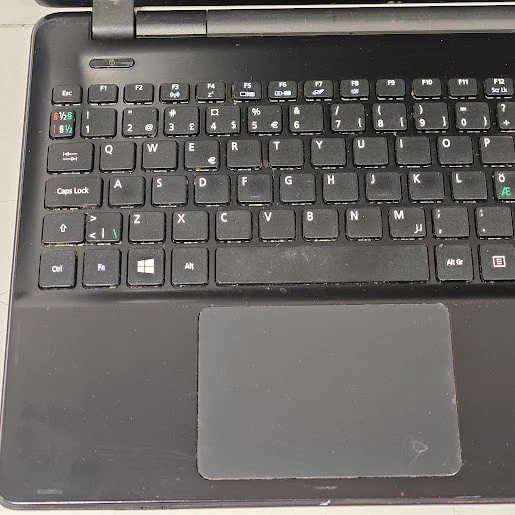 Acer Aspire E5-521-8453 Laptop - A8-6410, Radeon R5, 8GB RAM, No SSD, 15.6" HD - Image 3 of 4