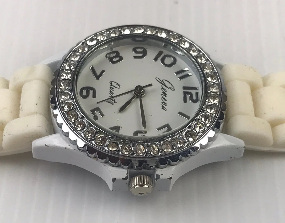 Reloj cuarzo vintage de Geneva Foto 4 de 4