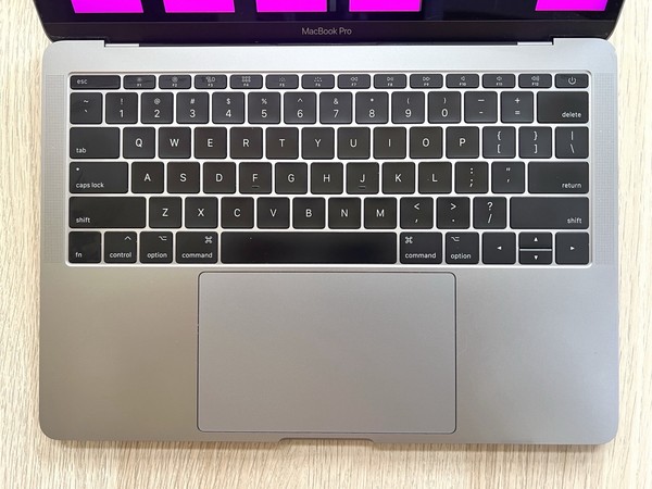 MACBOOK PRO 2017 13" REACONDICIONADO - SSD 256GB INTEL i5 - RAM 8GB 2.30GHz A1708 4