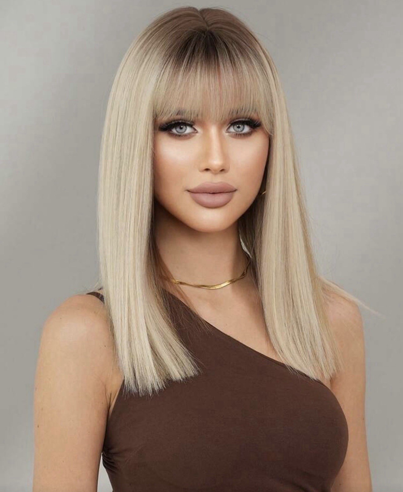 Perruque femme blonde amincissante coupe courte 45cm cheveux lisses pour masquer l'alopécie