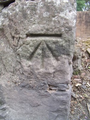 Foto A2 Benchmark on South Road, Caernarfon Dieser Benchmark befindet sich o c2011