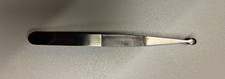 PINCE A ÉPILER BIJOU PERLE, POCHETTE SIMILICUIR (T405).