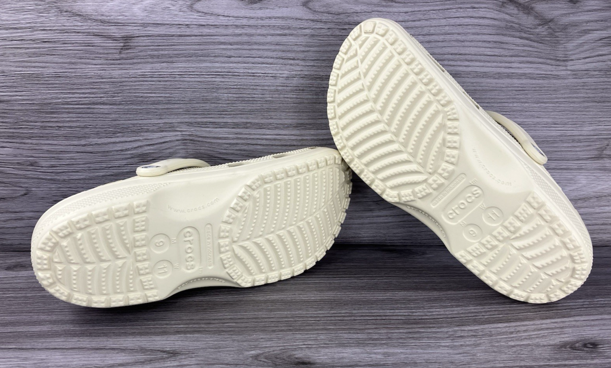 White Crocs Men’s 9 White Crocs Classic Clogs 9 (39.5) | Mercari main image 3