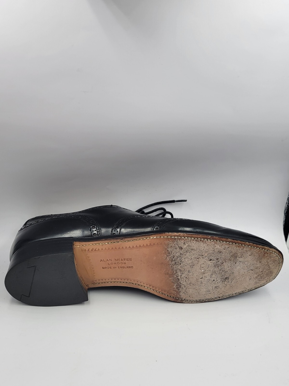 Alan McAfee Wingtip Dress Shoes Size 8.5  Black Leather England Nice Shape EUC