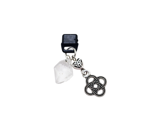 Celtic Knot Crystal Beaded Dust Plug Phone Charm, USB C Type or iPhone Charm - 第 3/3 張圖片