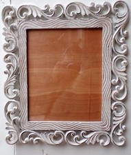 Cornice portafoto barocco in legno mdf bianco decapato cm 35x40 per foto 28x23