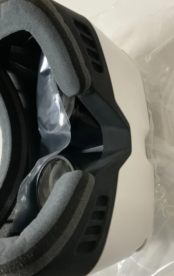 🧷 Zeiss VR ONE Plus Headset White 🆕 As Shown, 👉MISSING STRAPS👈 - Image 4 of 4