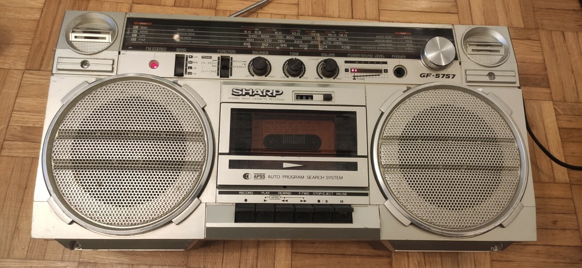 SHARP GF 5757 BOOMBOX STEREO CASSETE PLAYER PORTABLE MADE IN JAPAN