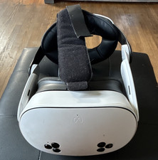 Meta Meta Quest 3s VR headset with controller...
