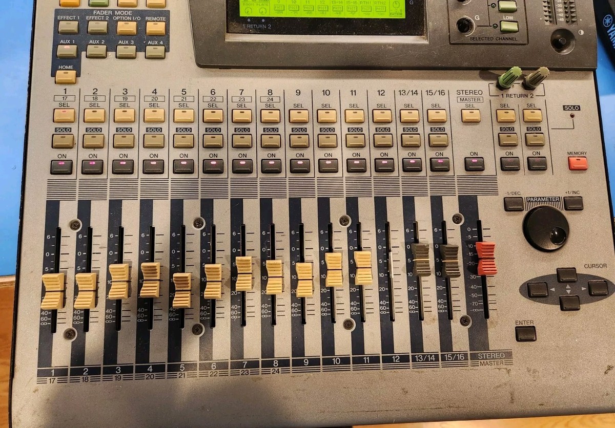 Yamaha 01V Digital Mixing Console 16 Channel Mixer with ADAT Card