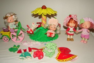 old strawberry shortcake dolls