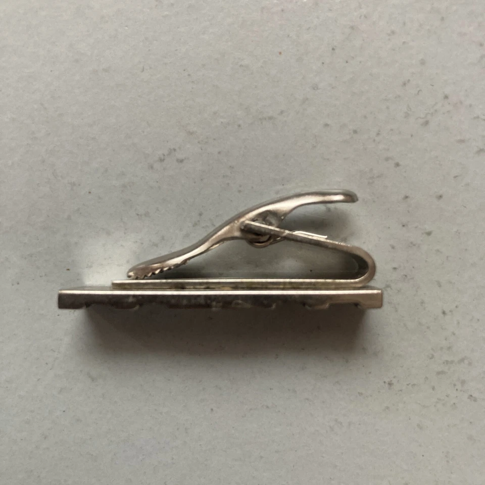 Clip de corbata vintage esmalte plateado y negro Foto 3 de 3