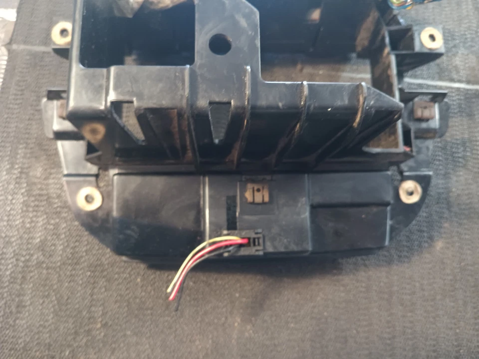 Controle digital de clima (calor/CA) 2000-2001 Cadillac Catera P/N 24413454 - Imagem 3 de 4