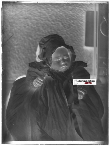 Bébé, naissance, Plaque verre photo ancienne, négatif noir & blanc 9x12 cm - Photo 2 sur 2
