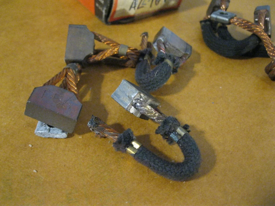 Новый Mopar 1949-1955 стартовый набор для обслуживания кистей, лот из 2, США! - Изображение 2 из 2