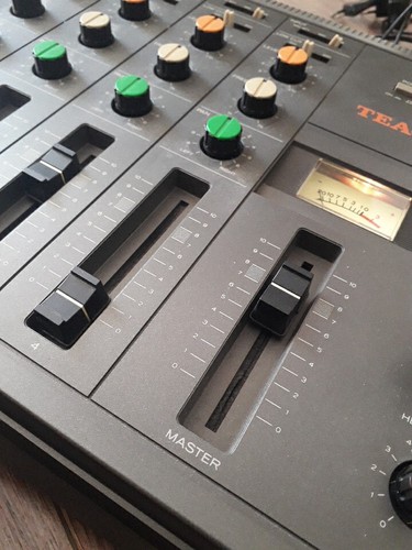 RABATT TEAC M-09 analog audio mixer 1980's vintage - Zdjęcie 2 z 3