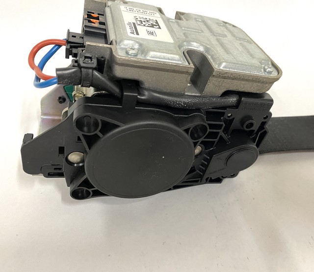 W211 MercedesBenz 2009 E550 FRONT RIGHT SEAT BELT RETRACTOR BLACK