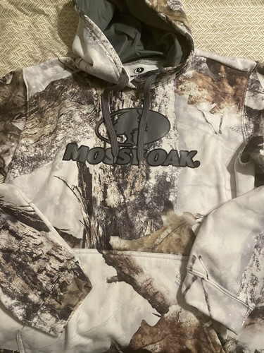 Used Boys Mossy Oak Camouflage XL (16-18) Embroidered Spell Out Hoodie - Picture 7 of 7