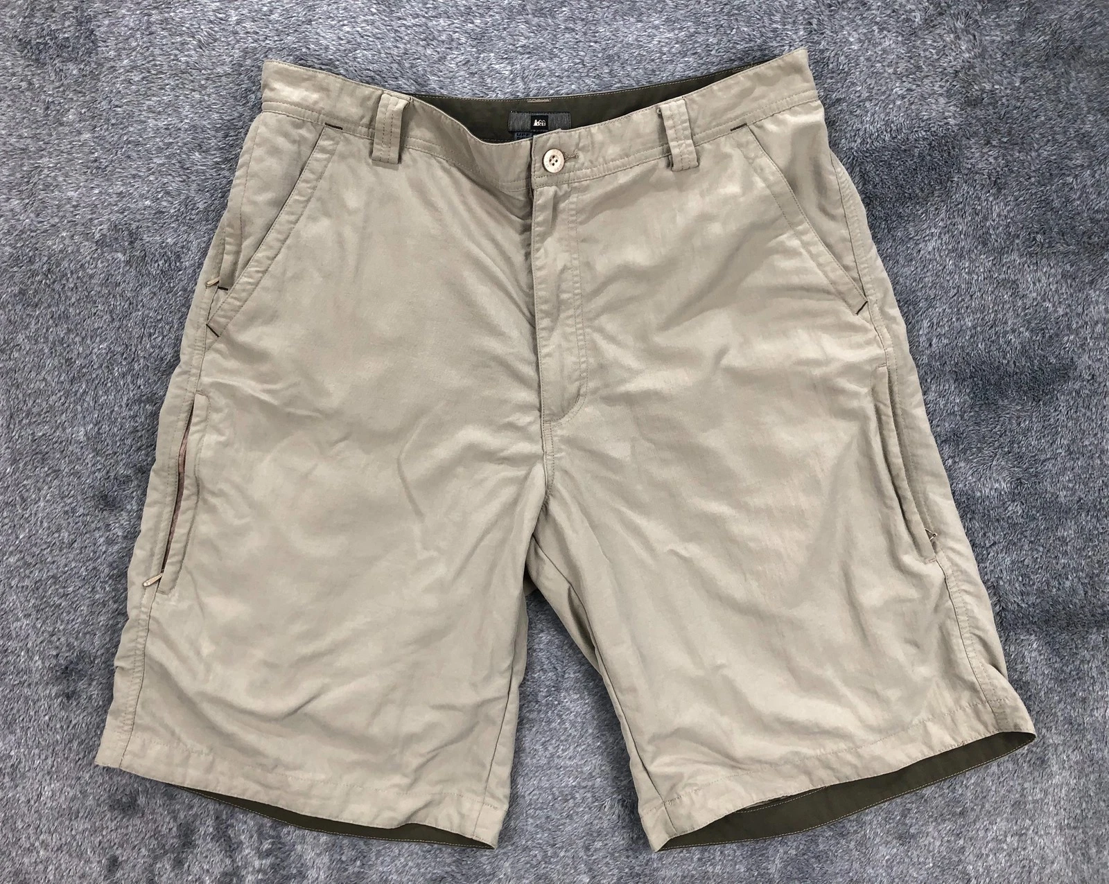 REI Shorts Mens 34 Beige Nylon Chino UPF 50 Quick Dry Hiking Travel Outdoor