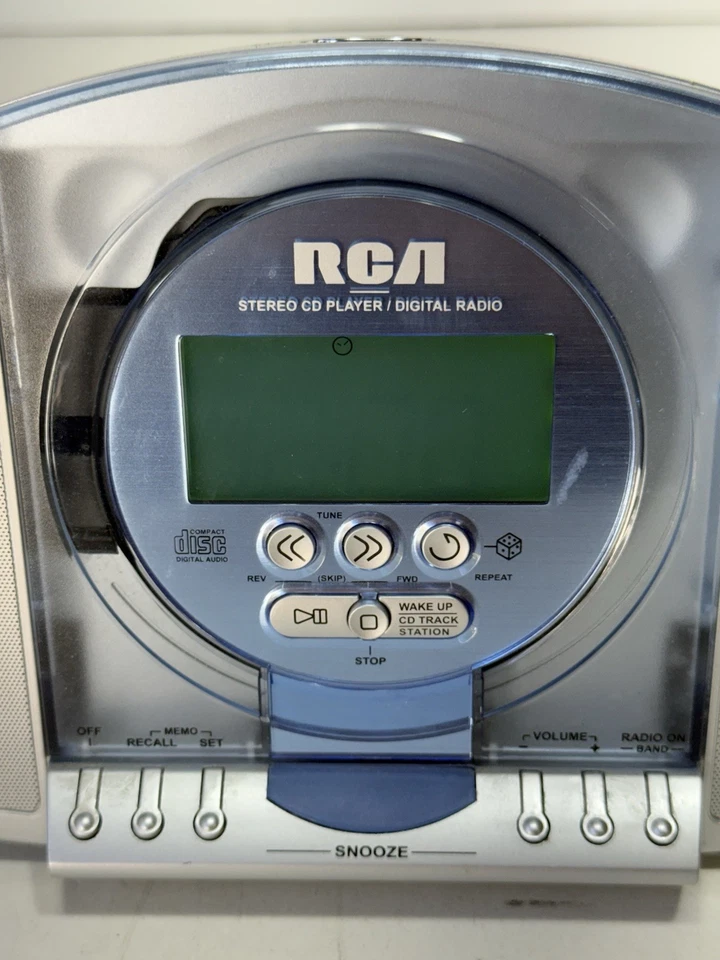 RCA Stereo CD Player w/ Digital AM/FM Tuning Clock Radio RP3755A  - Image 4 of 4