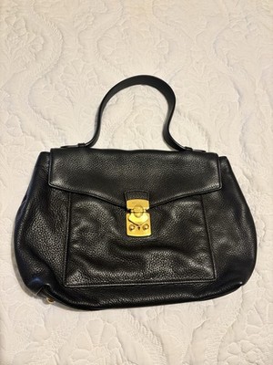 Miu Miu Ledertasche in Schwarz
