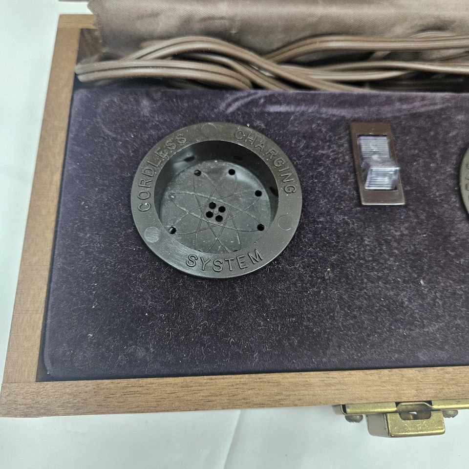 Electone Vintage In The Ear Hearing Aid And Charging Station - Image 3 of 4