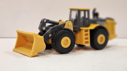 Ertl Tomy John Deere 1/32 Wheel Loader Plastic and Metal Model Replica - Picture 4 of 7