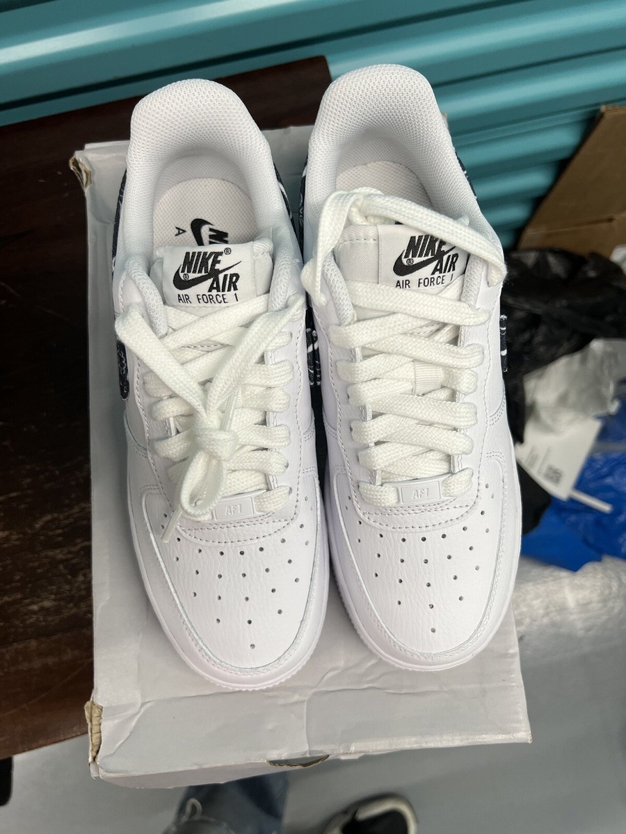 NEW Nike Women's Size 7 Air Force 1 '07 White Black Paisley