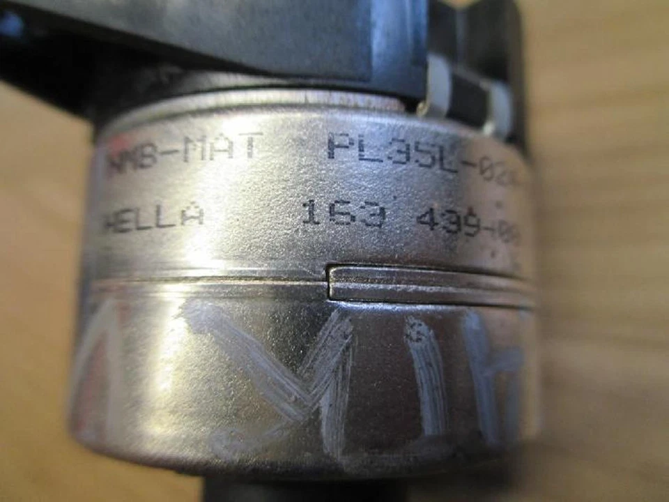 Stellmotor Scheinwerfer AUDI A6 4F HELLA 163439-00 XENON 16343900 - Imagem 4 de 4