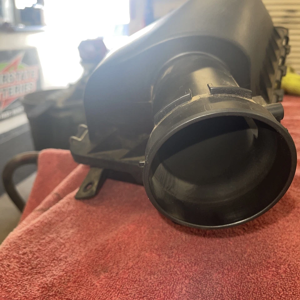 2005-2006-2007-2008-09-2010-2011 LINCOLN TOWN CAR TUBO FILTRO DE AIRE CAJA Foto 3 de 4