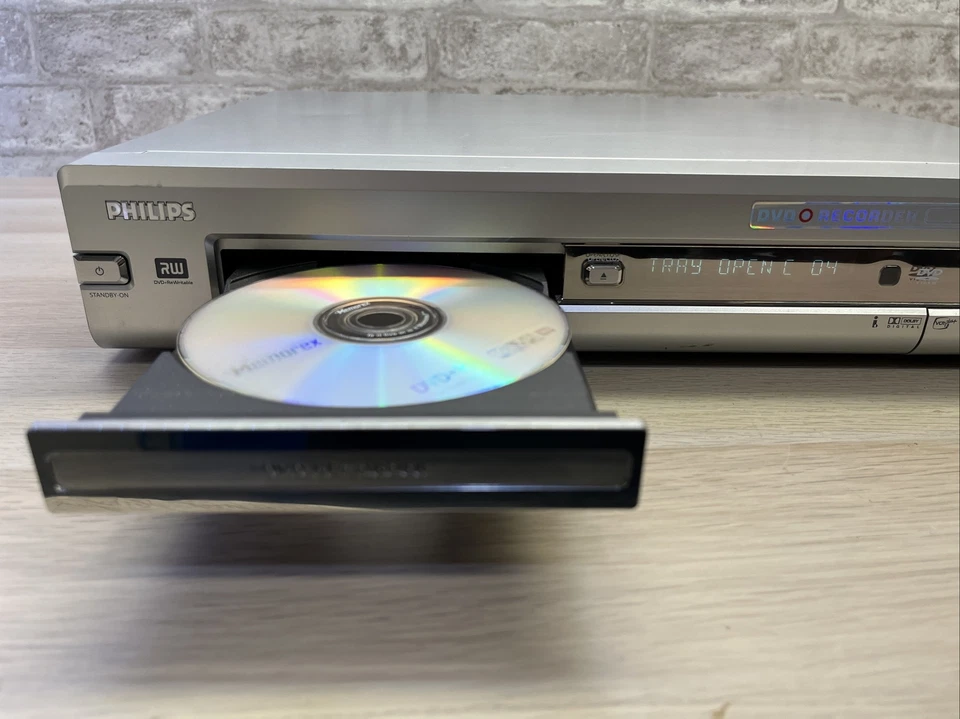 Philips DVDR75 Progressive-Scan DVD Player & Recorder | No Remote - Image 2 of 4
